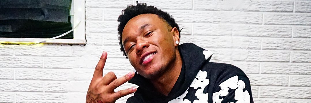 Rayveezy_'s profile banner image