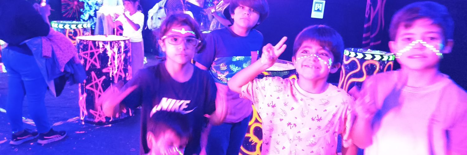 velylopez's profile banner image