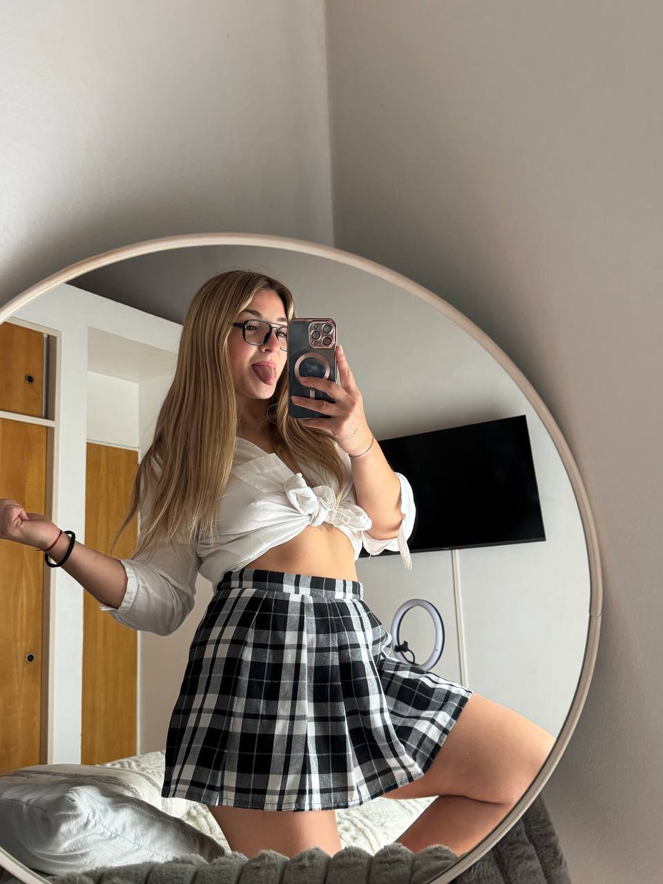 zoediscrete's profile banner image