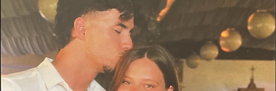 daniela 🌙 banner
