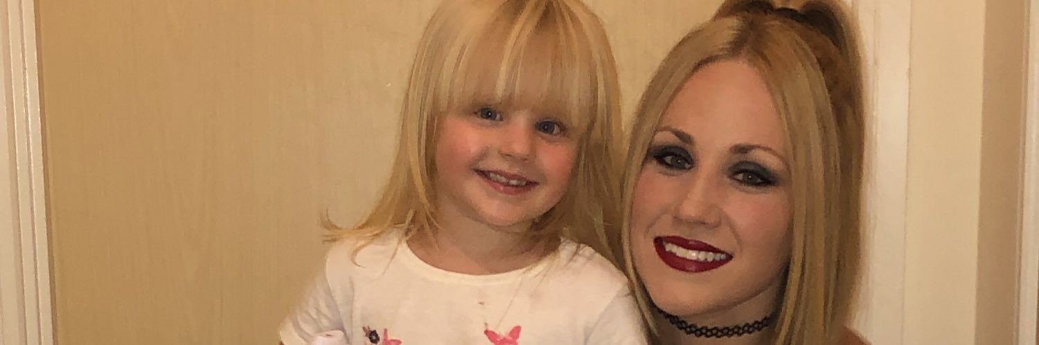 RobynLindoe's profile banner image
