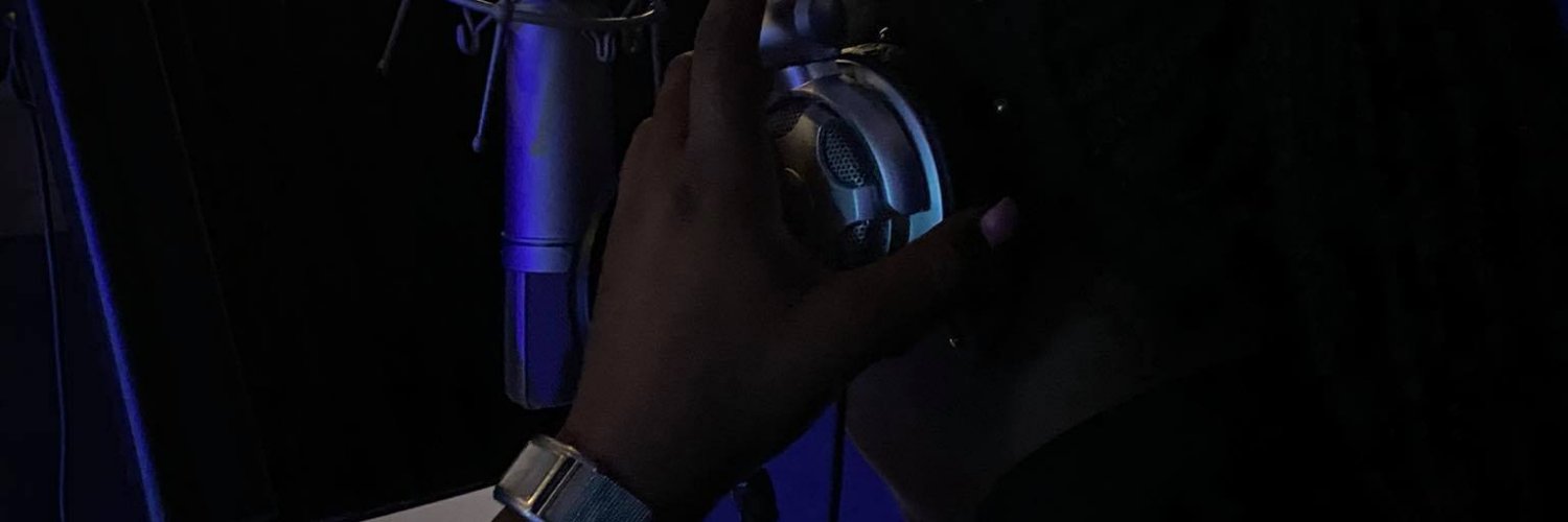 LinnyC6's profile banner image