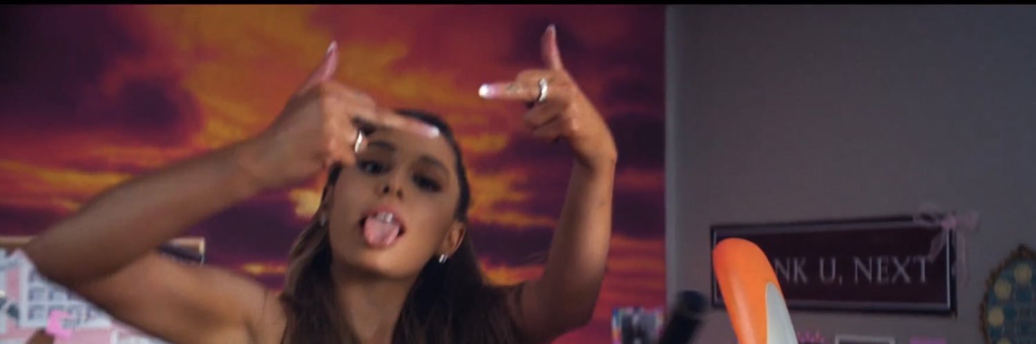 𝖍𝖊𝖑𝖊𝖓𝖆 ➐ banner