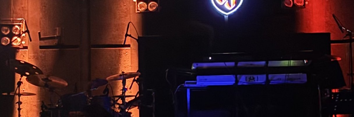 ecemben_'s profile banner image