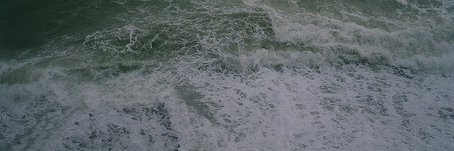 ,,a banner