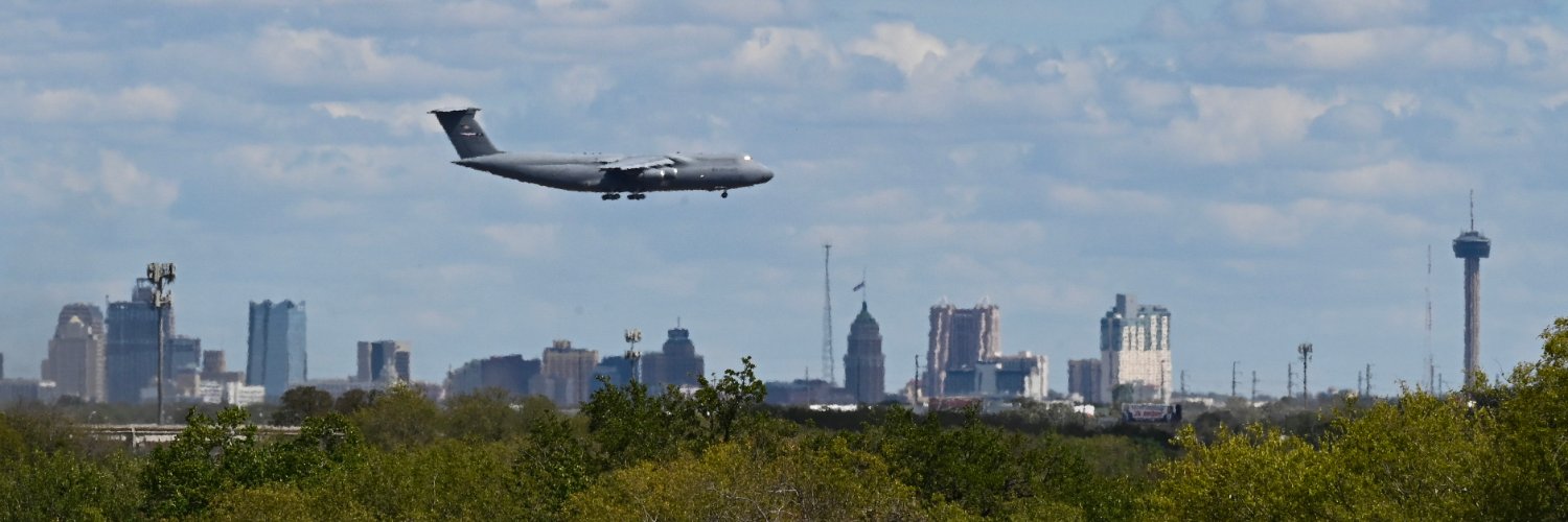433rd Airlift Wing banner