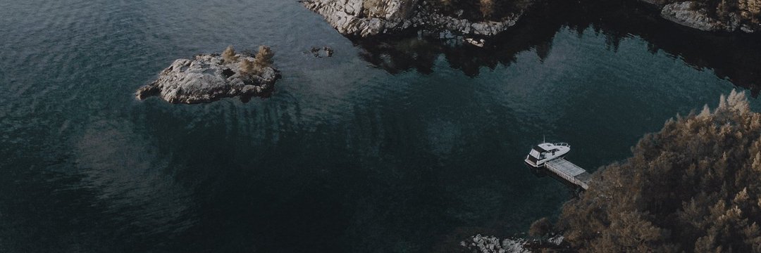 ' banner