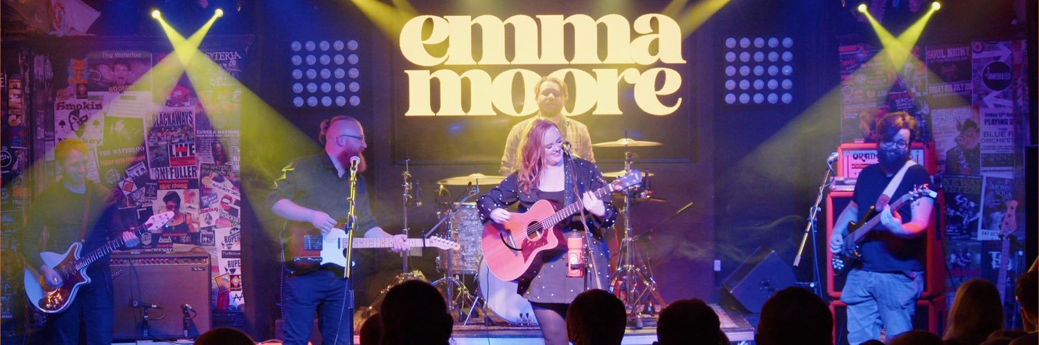 EmmaMooreCoUk's profile banner image