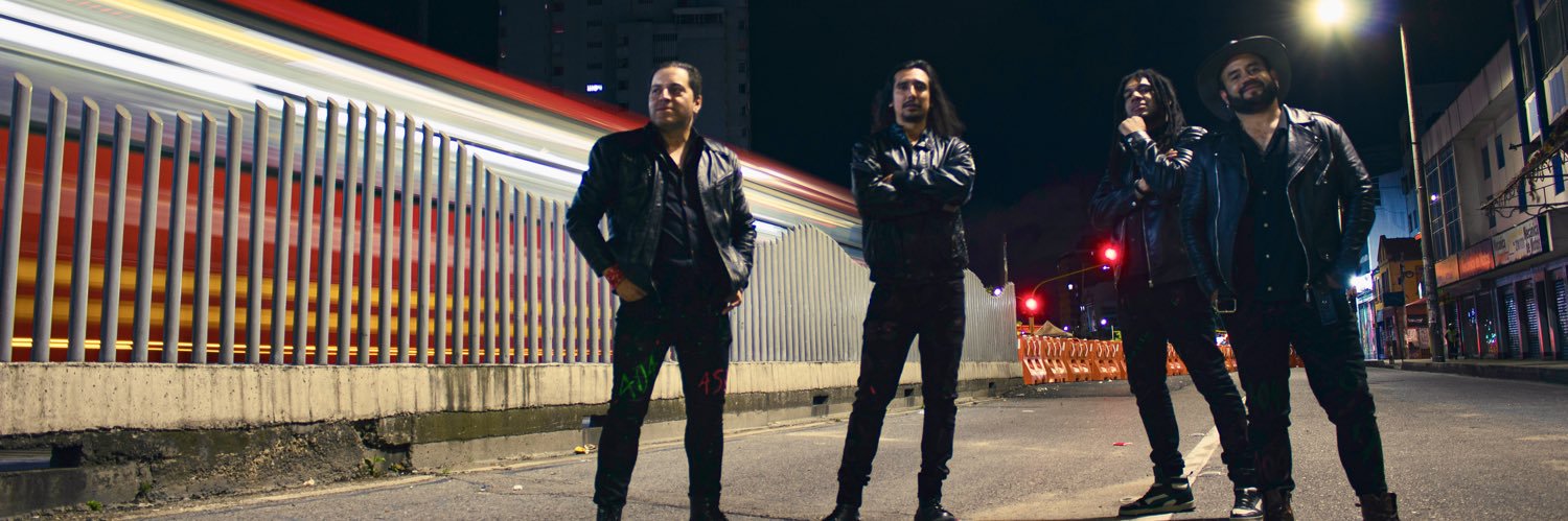 LATENGOVIVA's profile banner image