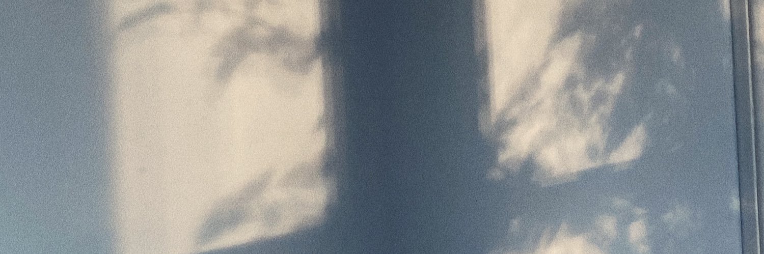 10h25's profile banner image