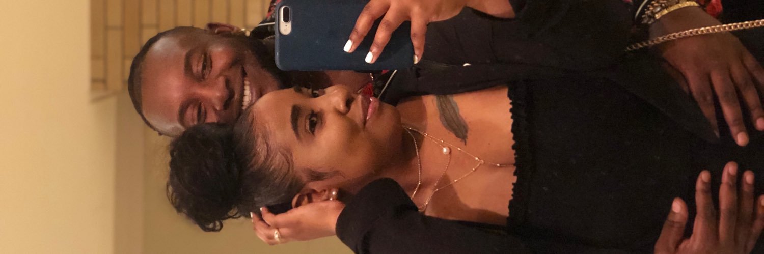 DMommz's profile banner image