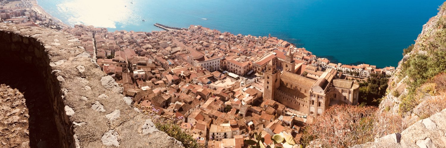 Andrea 🖤💙 banner