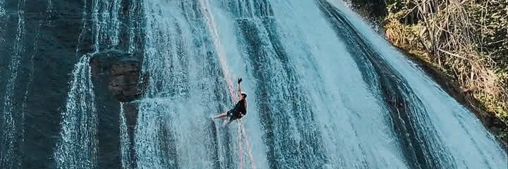 karinarlira's profile banner image
