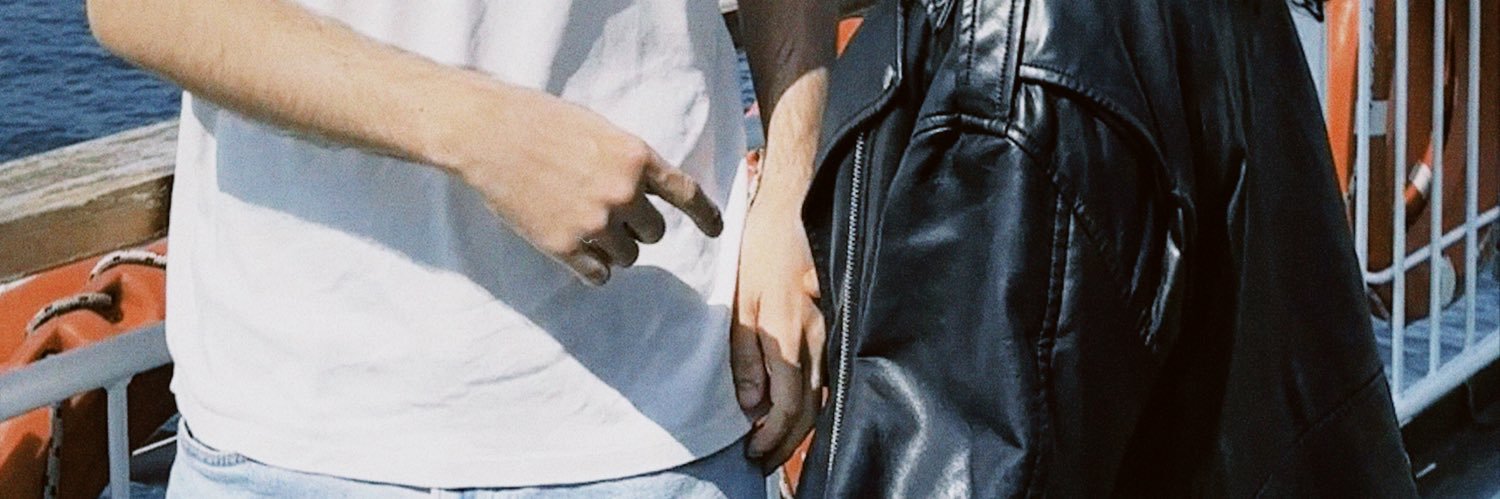 thestrawbei's profile banner image