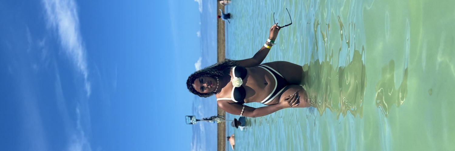 MariaaClara_11's profile banner image