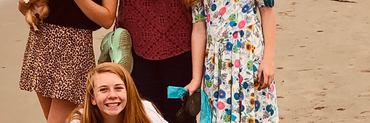 reenelliott's profile banner image