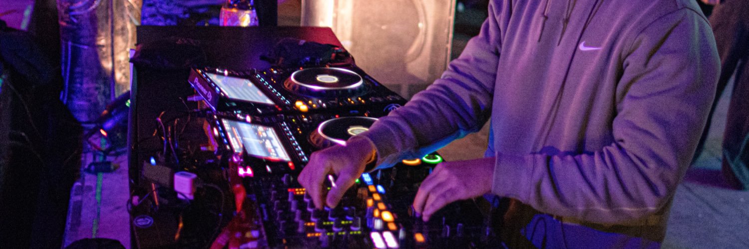 Thi Calista 🌴 banner