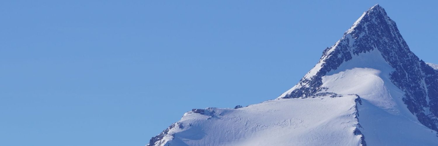 aichhe's profile banner image