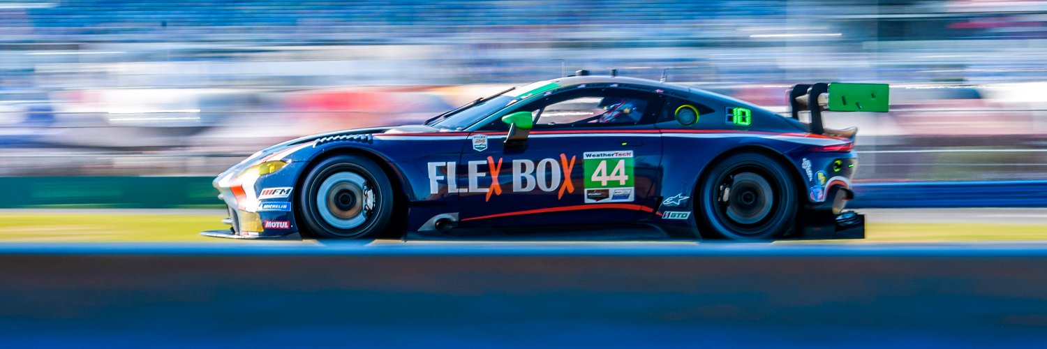 Magnus Racing banner