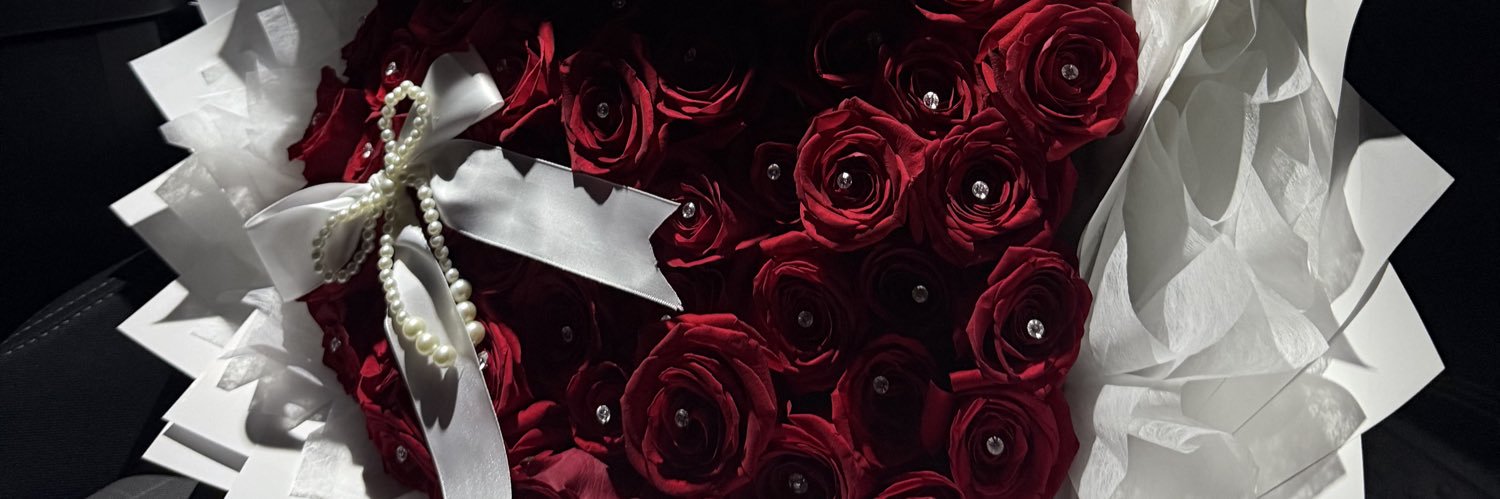 itznoemiii's profile banner image