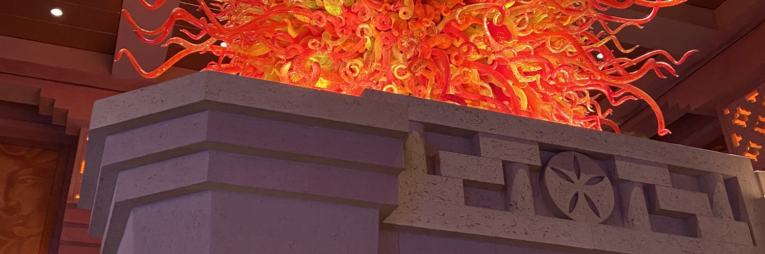 loloafav's profile banner image