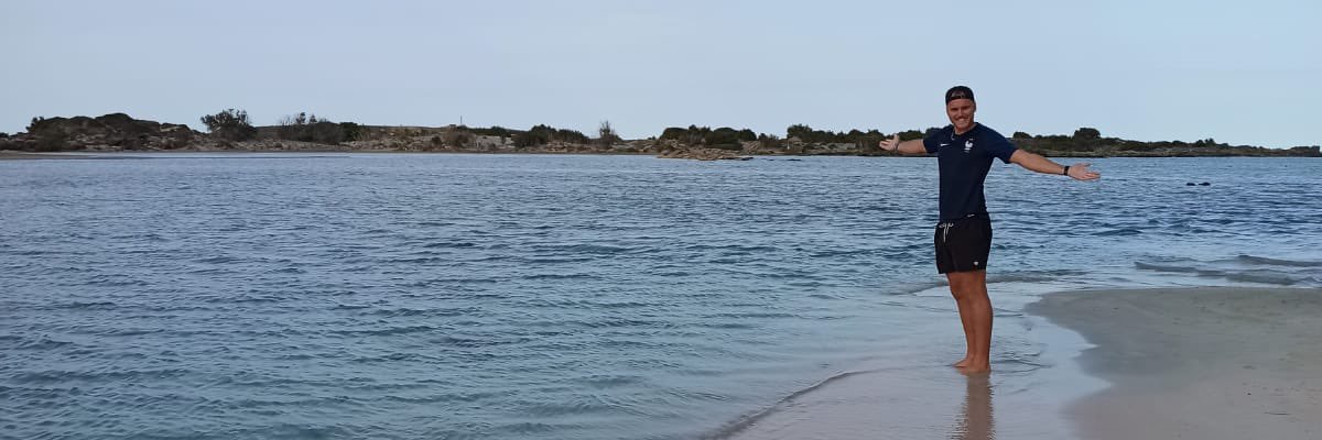 To___Rom's profile banner image
