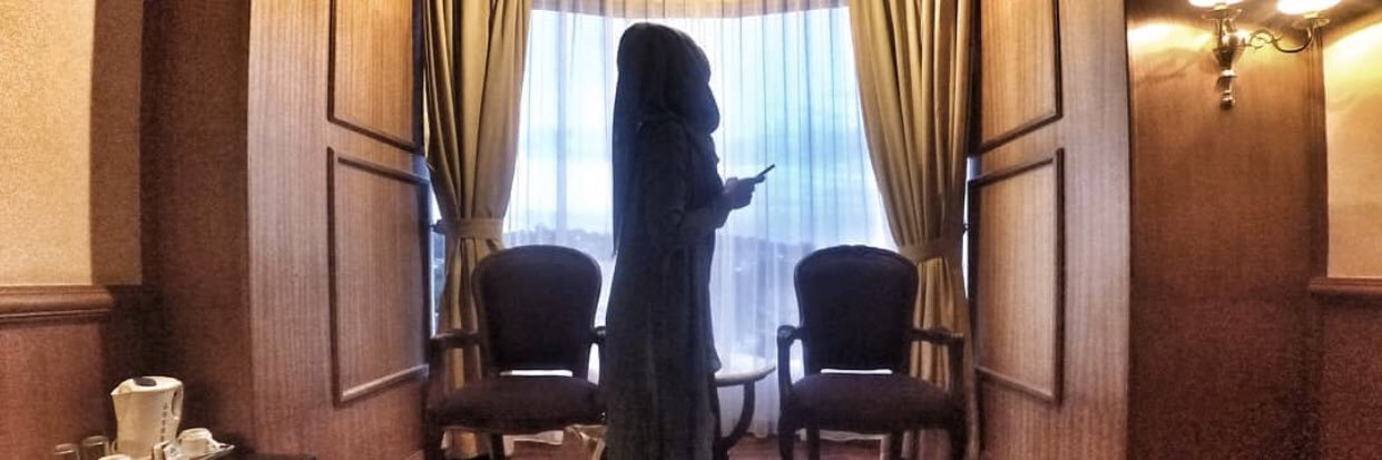 Devi mika sari banner