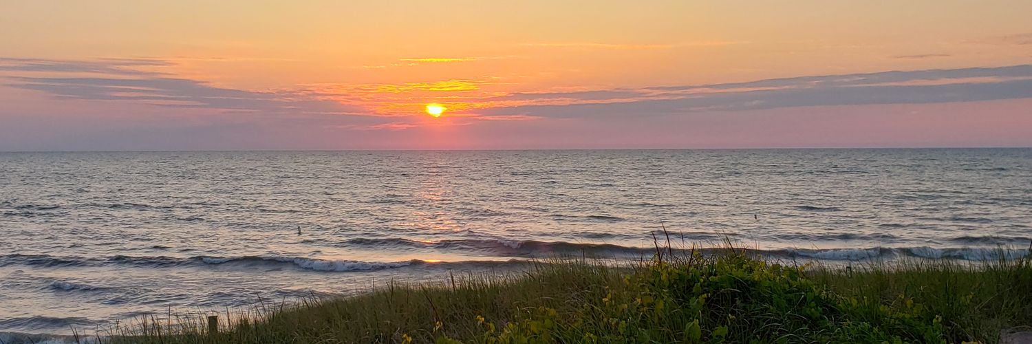 e_marie_33's profile banner image