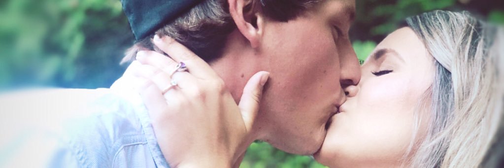 18Destinee's profile banner image