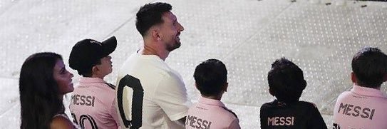 𝐓𝐨𝐮𝐥𝐨𝐮𝐭𝐨𝐮𝐭𝐨𝐮 banner