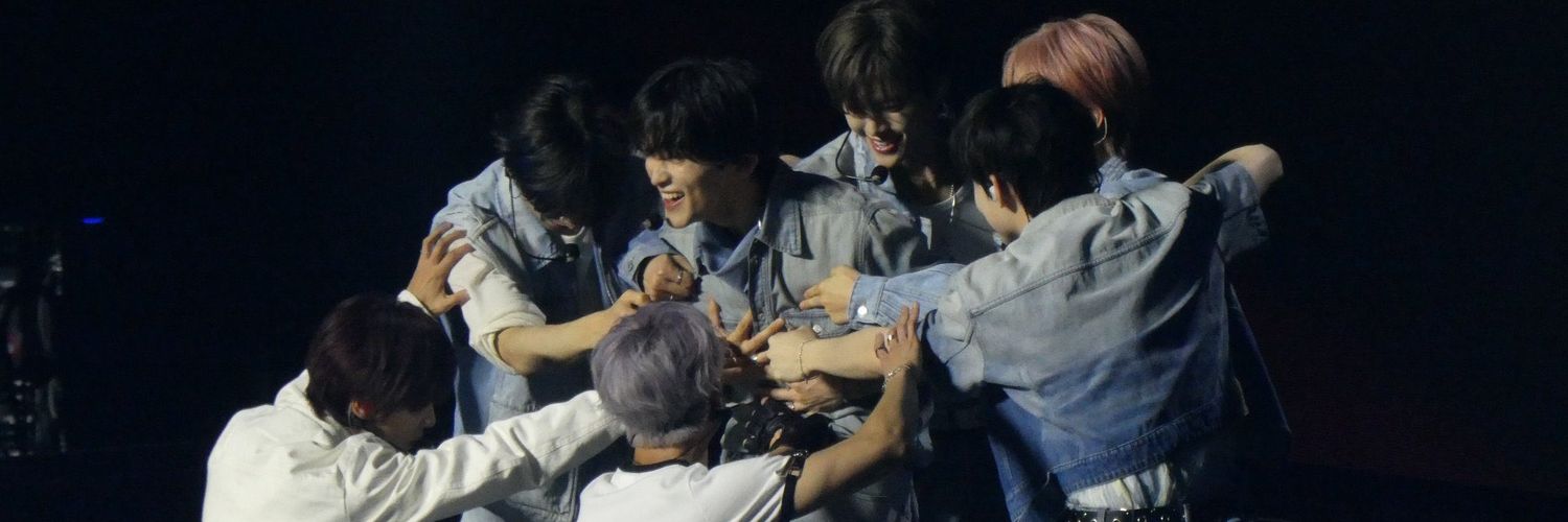 Pinkishdream's profile banner image