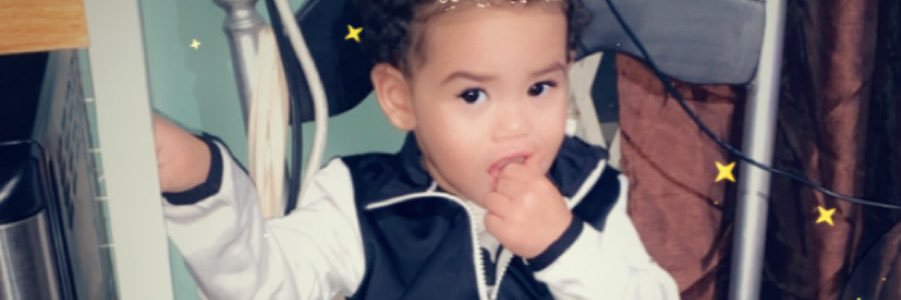 Mercedes_leee's profile banner image
