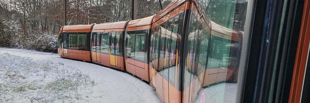 Yves 🇨🇵 💸 ⚫⚪ ❤💛 ⭐⭐ banner