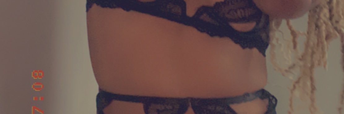 nadia_neena's profile banner image