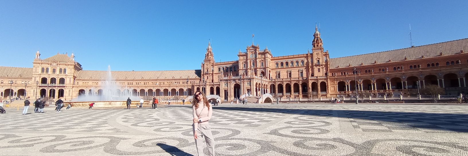 claudiamariames's profile banner image