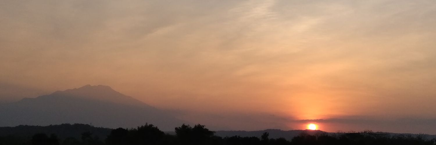 arumawarr's profile banner image