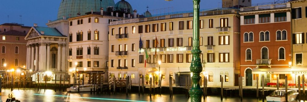 HotelCarlton's profile banner image