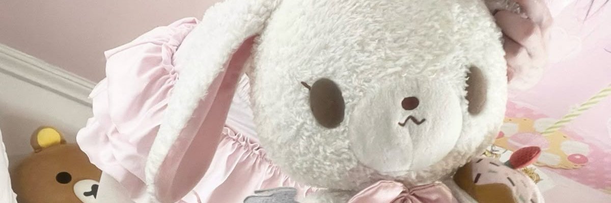 lunaincest's profile banner image