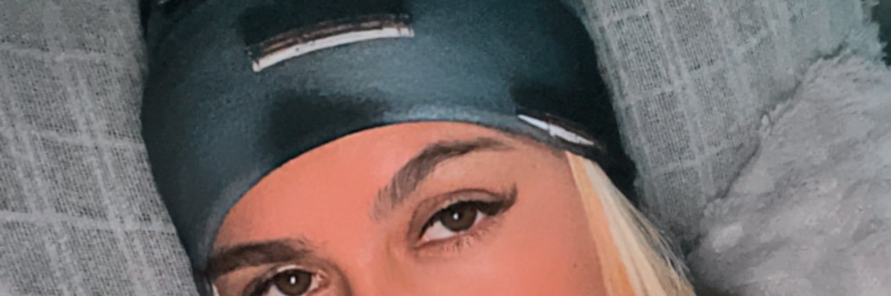 Adriele1858's profile banner image