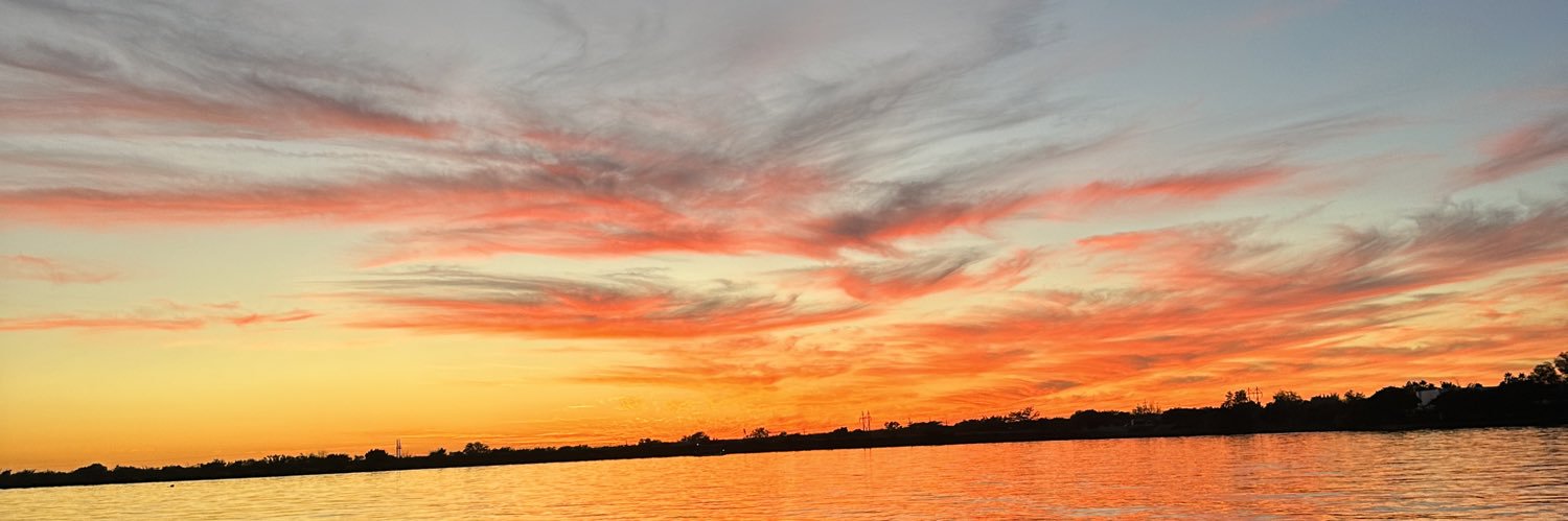 luzimecg's profile banner image