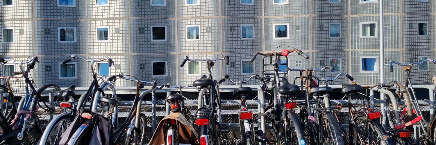 Giovanni Zayas 🔻 🚲 🌳 🚶🏼 🌎 banner