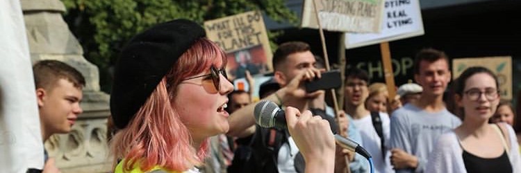 E banner