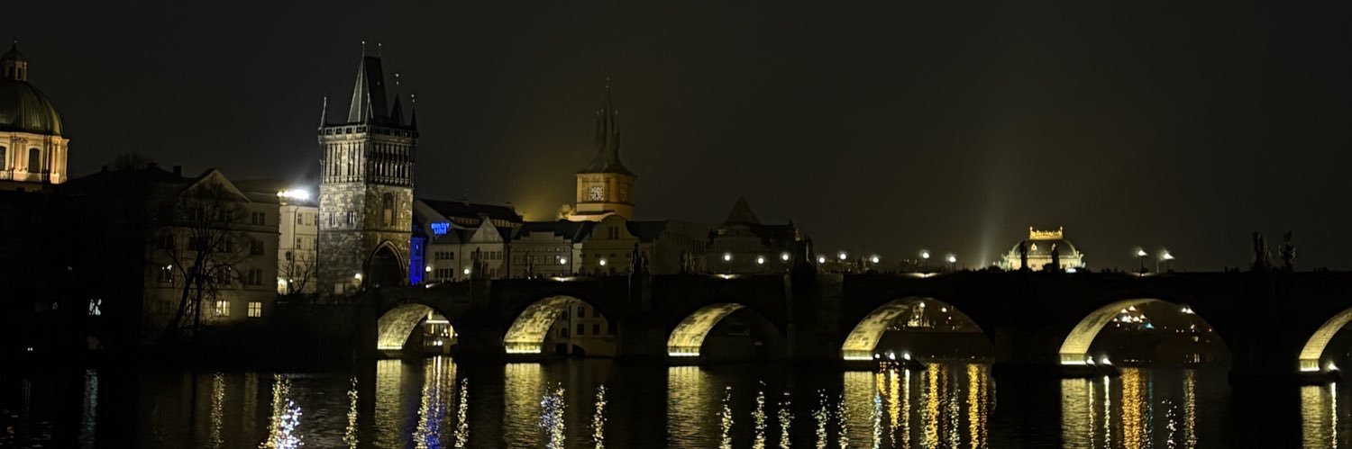 𝕃𝕦𝕔𝕚𝕒🌸 banner