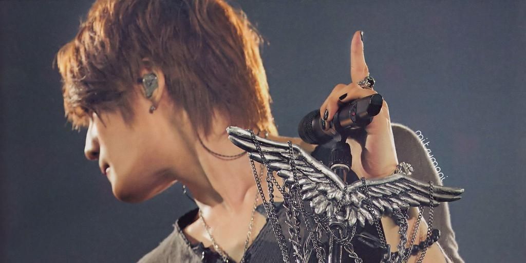 midoyot's profile banner image