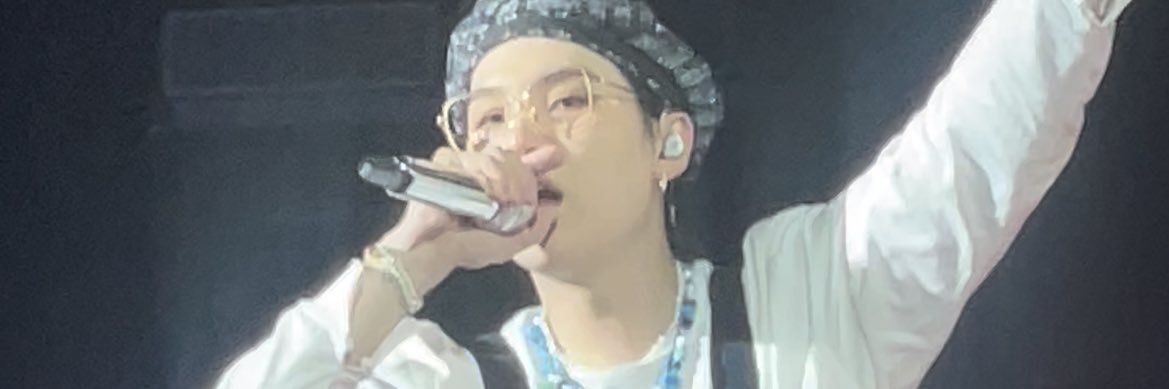 chels⁷🥀 saw bts banner