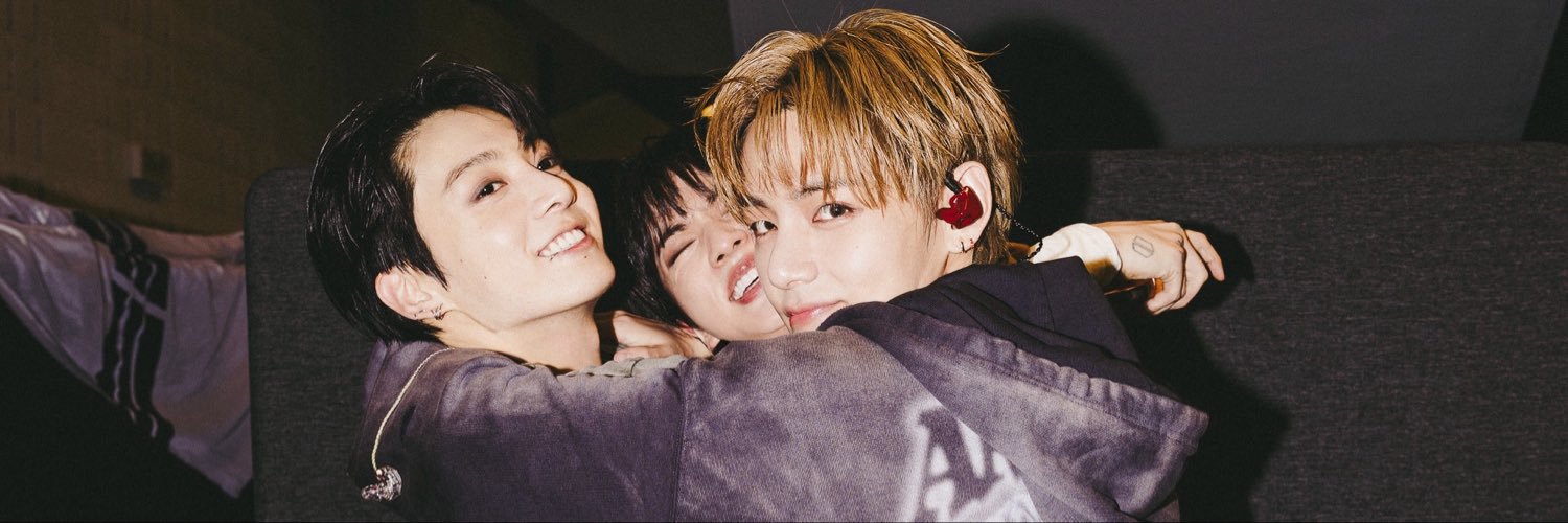 viviluv821's profile banner image