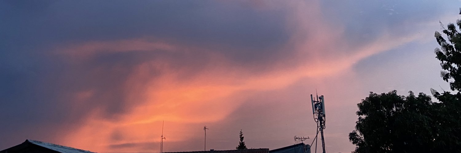halloeld's profile banner image