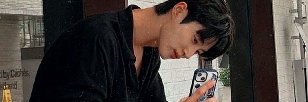 srwhynrl's profile banner image