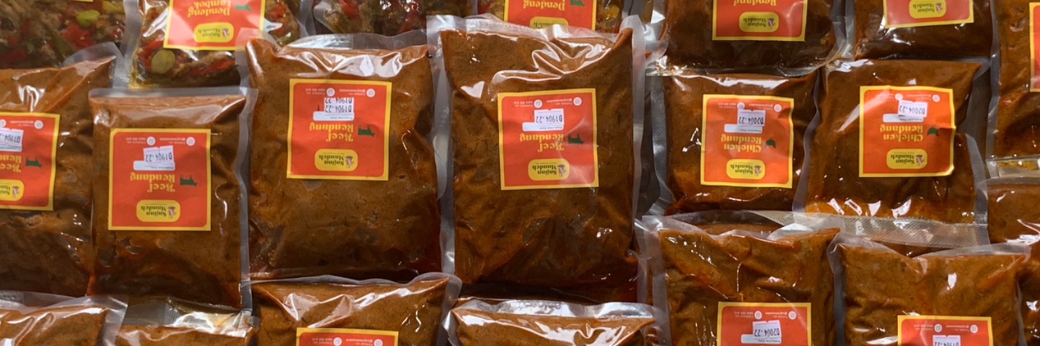 Labyrinth of her life banner