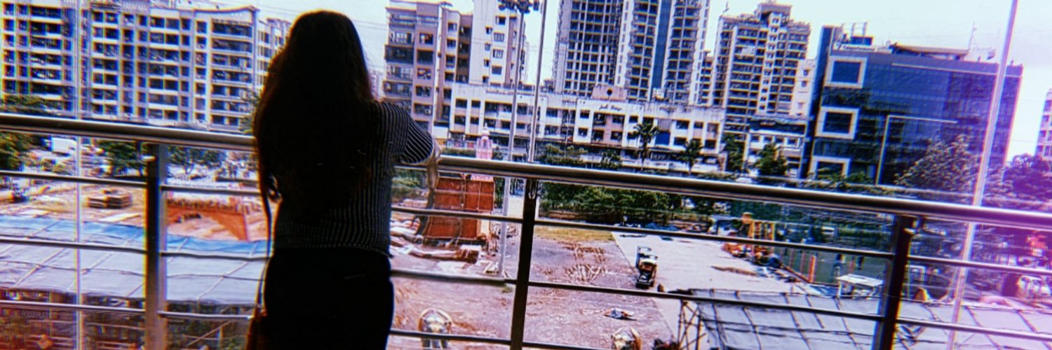 riddhi_14's profile banner image